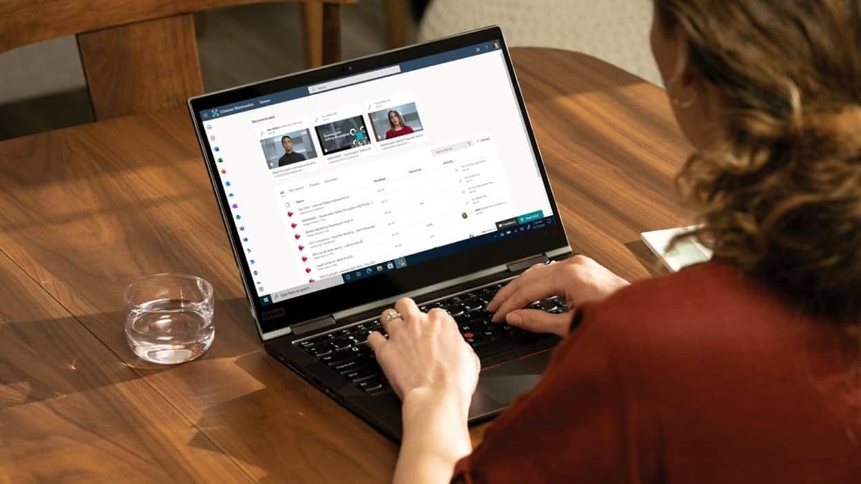 woman working with visio on a laptop